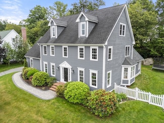 69 Camelot Dr, Shrewsbury, MA 01545