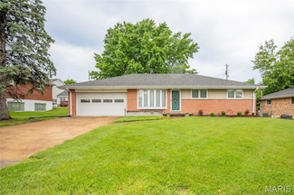 9715 Grantview Dr, Saint Louis, MO 63123