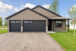 725 Margaret Ave NE, Isanti, MN 55011