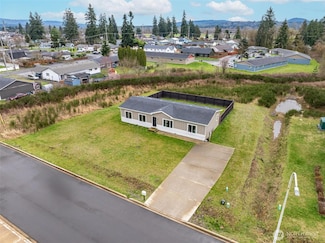 122 W Martin Place, Elma, WA 98541