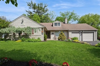 18 Todd Dr, Glen Head, NY 11545