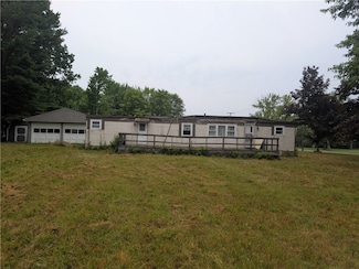 1521 Meadow Dr, Jamestown, PA 16134