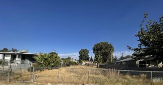 2216 Robinson St, Bakersfield, CA 93305
