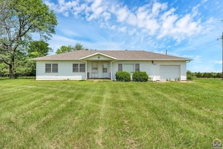 7160 74th St, Meriden, KS 66512