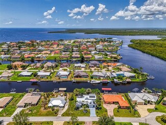 127 Colonial St SW, Port Charlotte, FL 33952