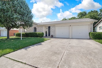 829 Belaire Dr, Burleson, TX 76028