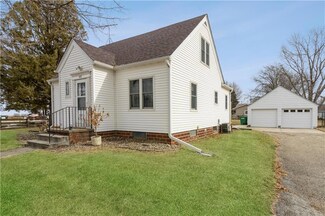 607 N Orchard St, Prairie City, IA 50228