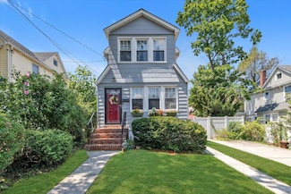 2634 213th St, Bayside, NY 11360