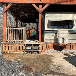329 6th St, Ellijay, GA 30540