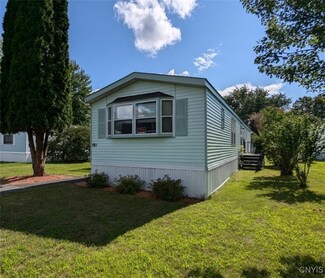 29 Driftwood Ln, Sylvan Beach, NY 13157