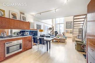 32 E 76th St Unit 502, New York, NY 10021