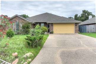 1502 Hunter Creek Dr, College Station, TX 77845