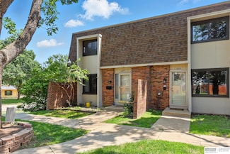 5604 S 92nd Plaza, Omaha, NE 68127