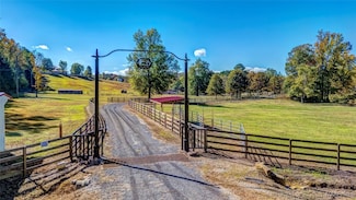 15315 County Road 56 Rd, Sylacauga, AL 35151