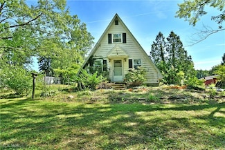 4366 Greenville Rd, Farmdale, OH 44417