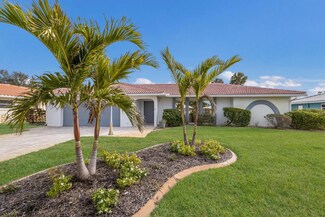 468 Leger Dr, Nokomis, FL 34275