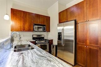 1947 Sterling Oaks Cir NE Unit 14, Atlanta, GA 30319