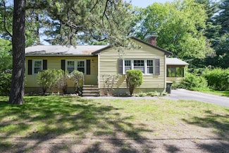 15 Taunton St, Bellingham, MA 02019