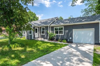 6085 NW 54th Ct, Johnston, IA 50131