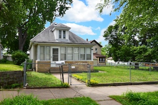56 Hatch Ave, Saint Paul, MN 55117