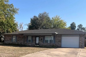 203 W 1st St, Newkirk, OK 74647