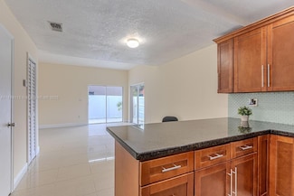 5698 W 25th Ct Unit 5698, Hialeah, FL 33016