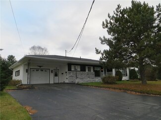 117 Birch St, Madawaska, ME 04756