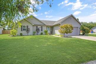 4011 Trinity Dr, Newburgh, IN 47630