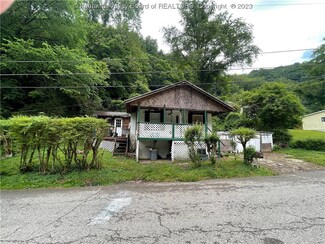 177 East Point Dr, Charleston, WV 25311