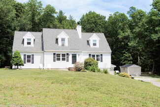 6 Mankill Brook Rd, Plaistow, NH 03865