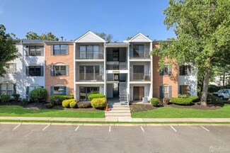 21 Canterbury Ct Unit G1, Piscataway, NJ 08854