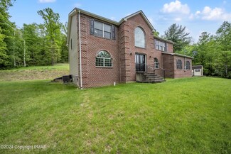 5238 Cherry Valley Rd, Saylorsburg, PA 18353