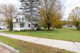 422 Oak St, Corinth, NY 12822