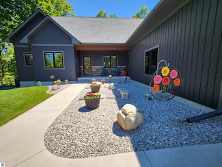 6238 E Gallivan Rd, Cedar, MI 49621