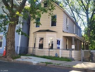 82 Palm St, Newark, NJ 07106