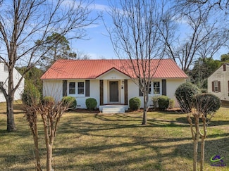 410 Chamlee Dr, Fort Valley, GA 31030
