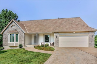 222 Chippewa Ln, Greenwood, MO 64034