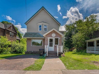 120 Woodland Ave, Laurium, MI 49913