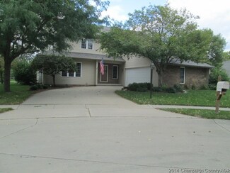 2722 Lakeview Dr, Champaign, IL 61822