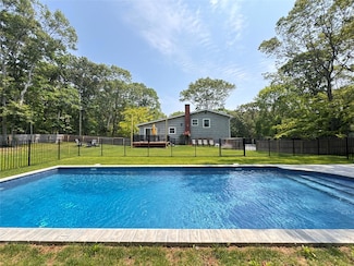 3 Debbie Trail, Hampton Bays, NY 11946