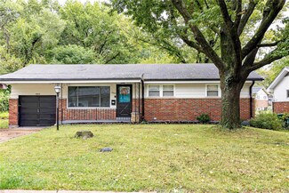 9908 Castle Dr, Saint Louis, MO 63136