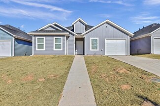 917 W Collins St, Denison, TX 75020