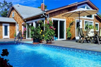 352 Surf Rd, Ocean Beach, NY 11770