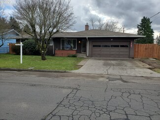 18350 SE Clinton St, Gresham, OR 97030