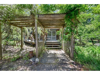 25761 Feather Dr, Veneta, OR 97487