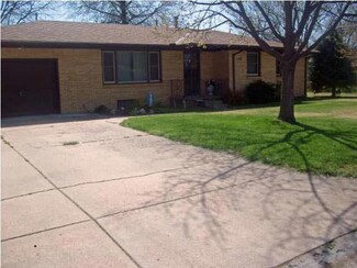120 N 6th St, Colwich, KS 67030