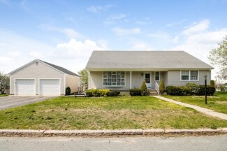 701 S Almond St, Fall River, MA 02724