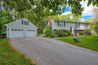 25 Laurie Cir, Bridgewater, MA 02324