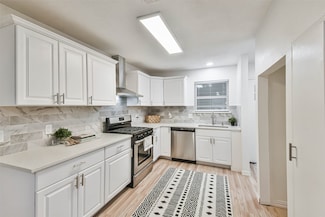 105 E Wavy Oak Cir, Spring, TX 77381