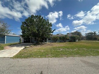 432 51st St W, Palmetto, FL 34221
